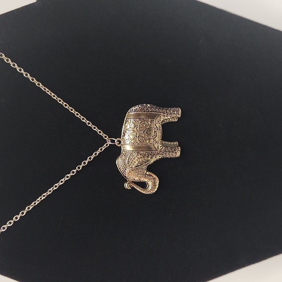 Elephant - Picture 2 of 4